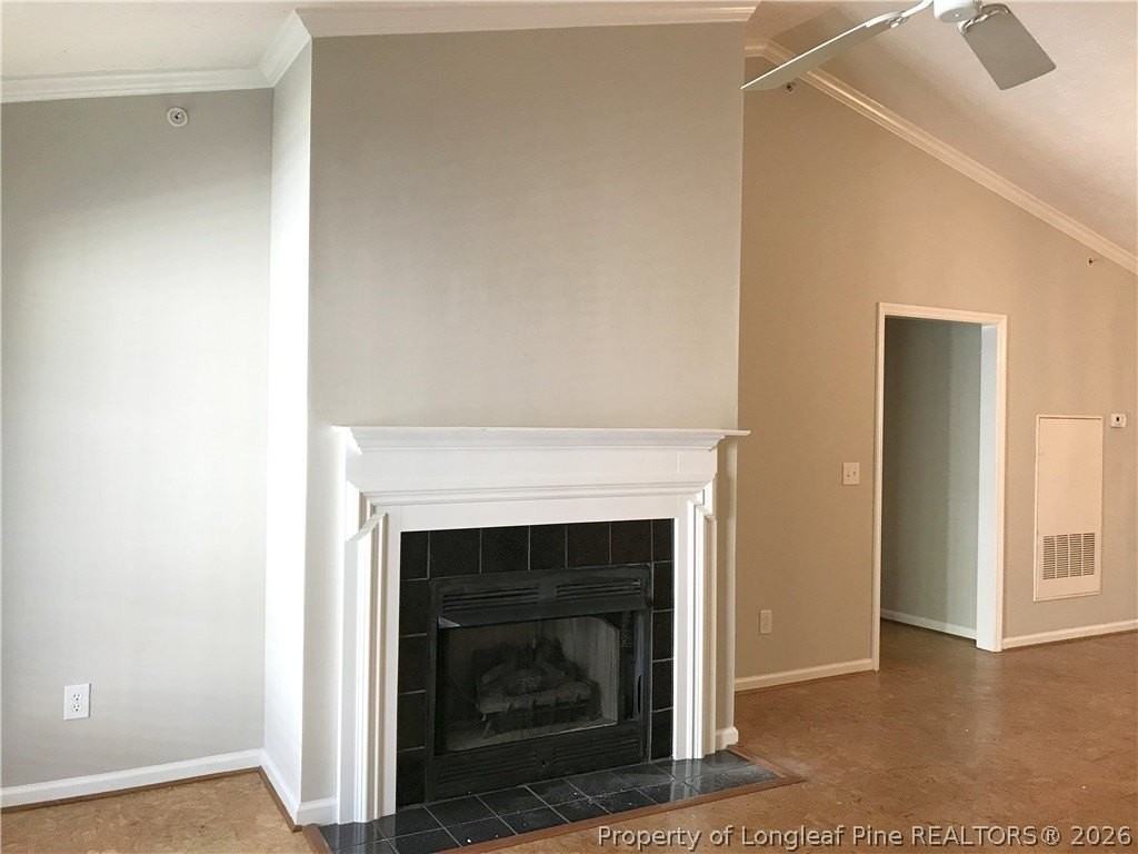 3346 Harbour Pointe Pl Unit 11 - Photo 4 of 24