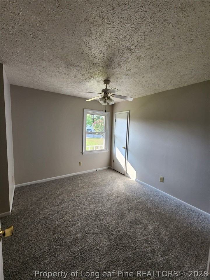 3853 Oak Haven Rd - Photo 5 of 8