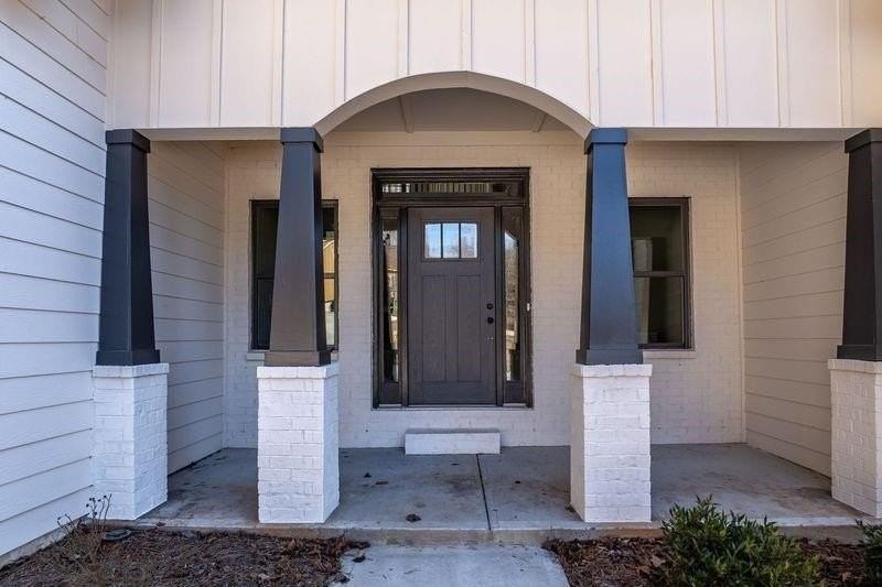5714 Ridgewater Cir - Photo 3 of 48