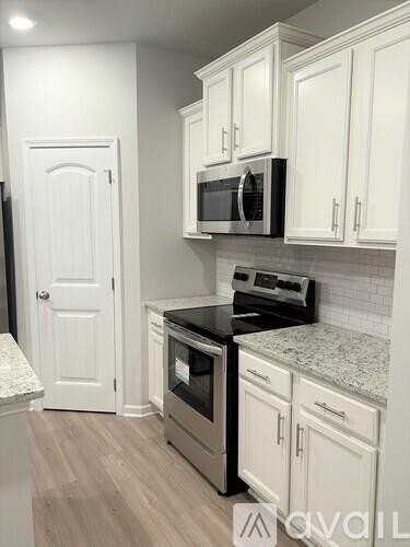 200 Turner Ln - Photo 5 of 18