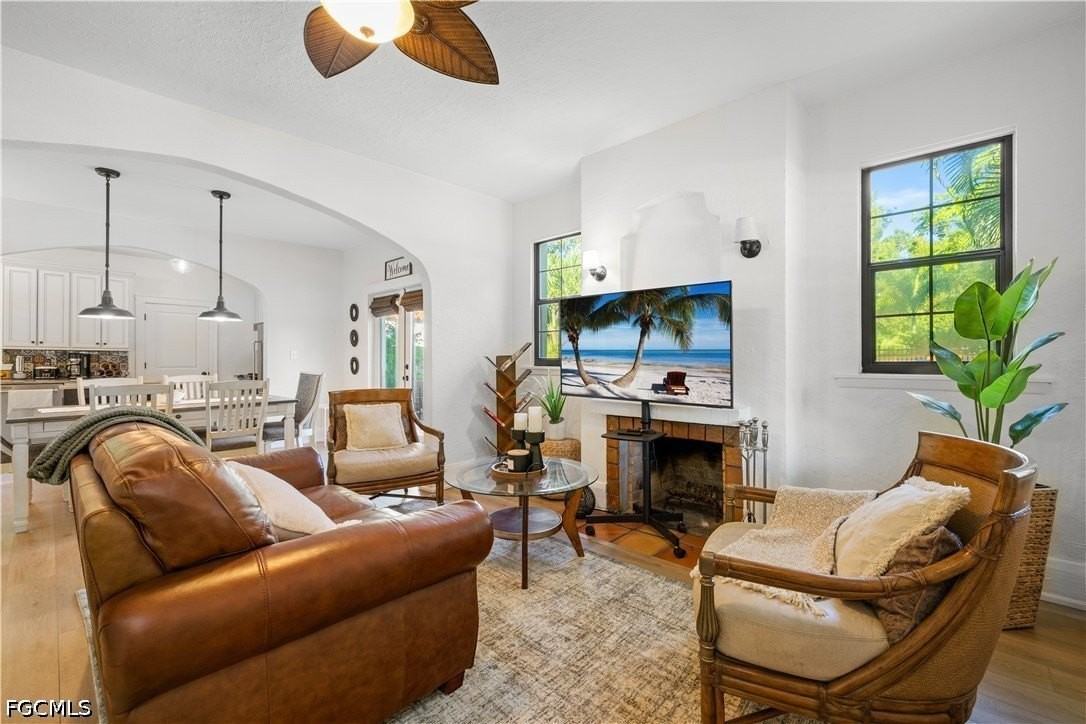 2408 Euclid Ave - Photo 3 of 26