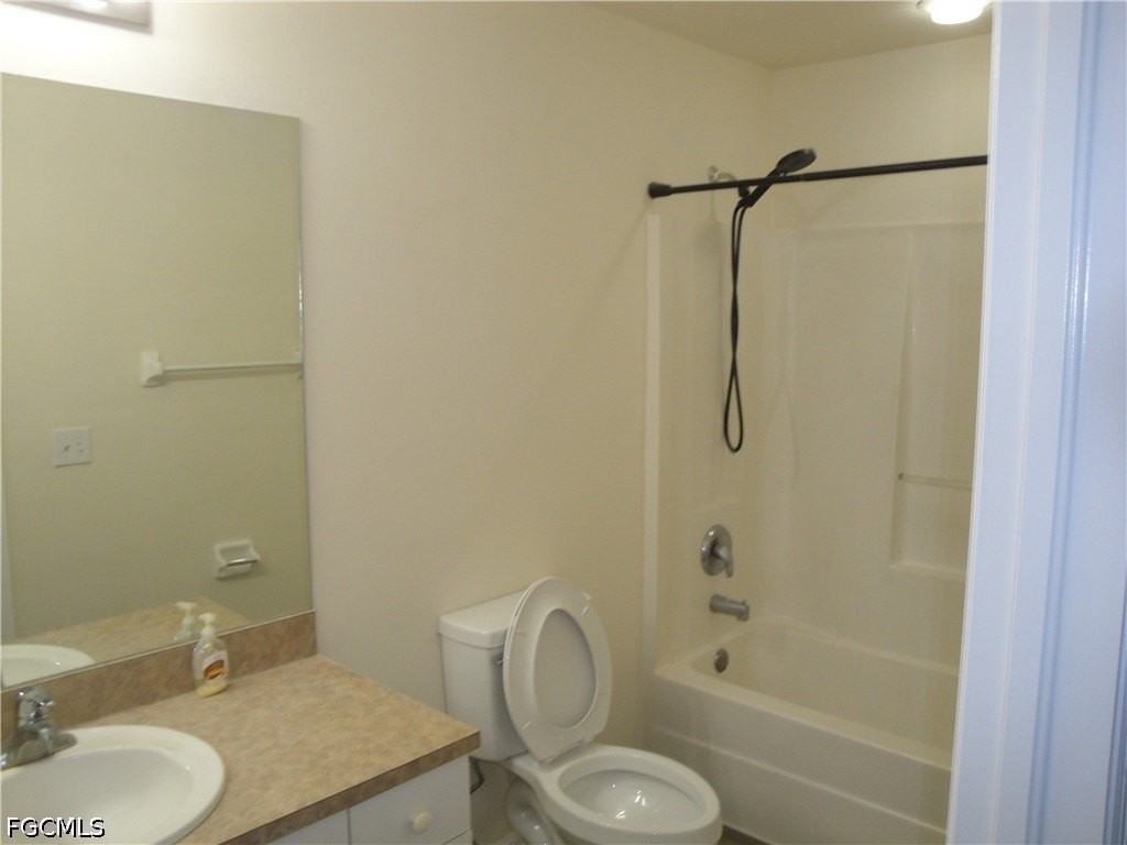 1236 Bayou St - Photo 7 of 13