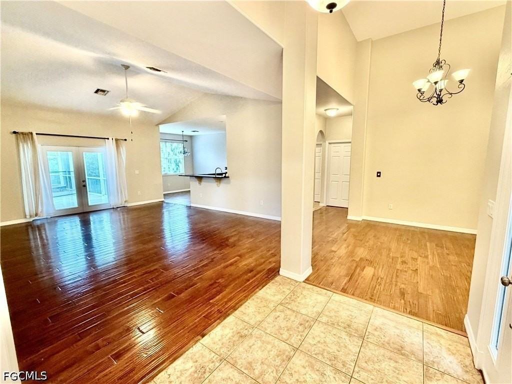 1466 Argyle Dr - Photo 2 of 36