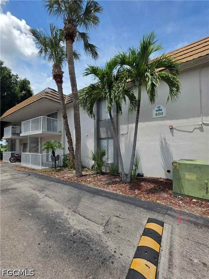 1830 Maravilla Ave #402 - Photo 7 of 27