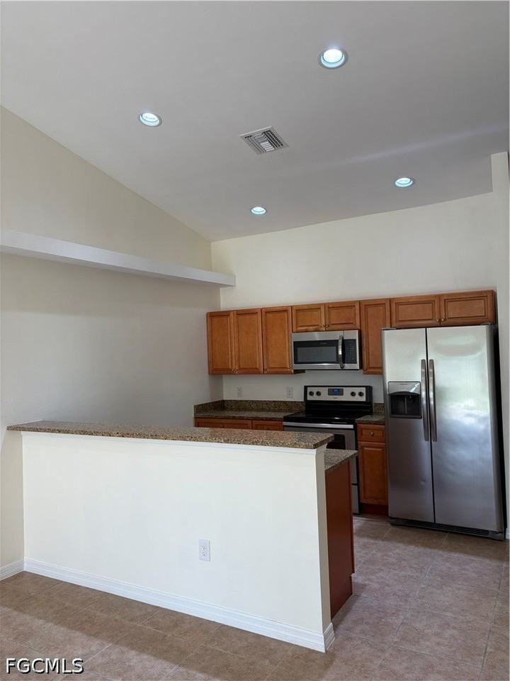 1117 Sw 8th Pl - Photo 7 of 16