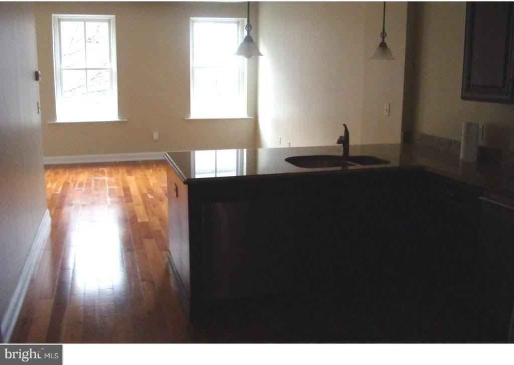 10 W Market St - Photo 5 of 8