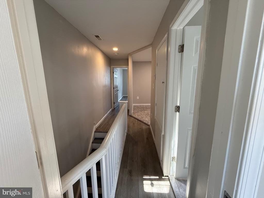 567 Van Kirk St - Photo 2 of 11