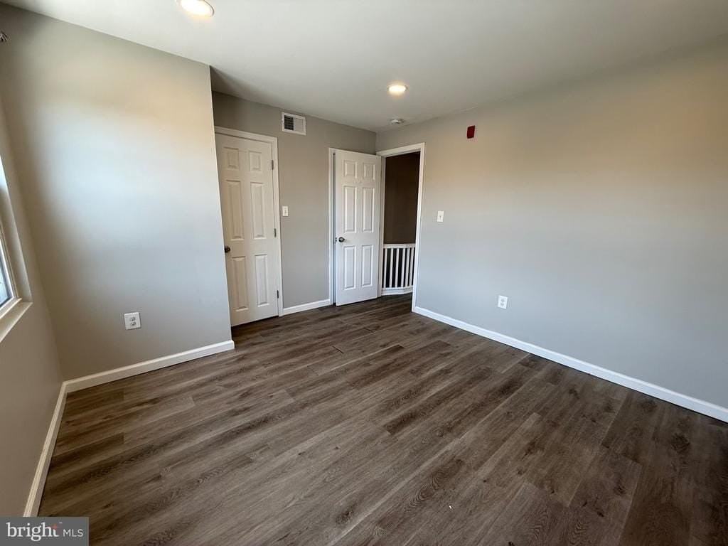 567 Van Kirk St - Photo 3 of 11