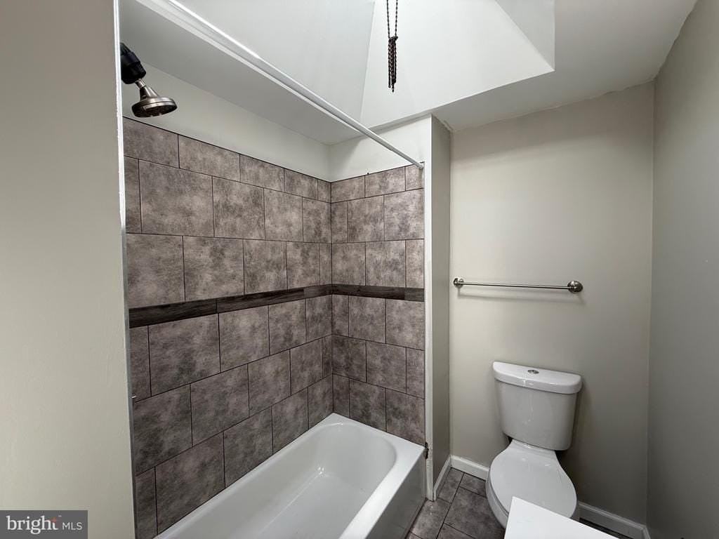 567 Van Kirk St - Photo 5 of 11