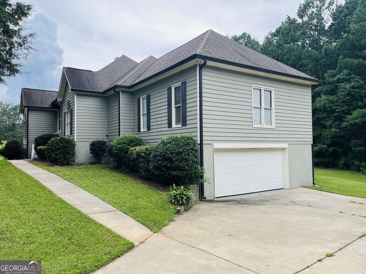 70 Indian Bluff Dr - Photo 2 of 45