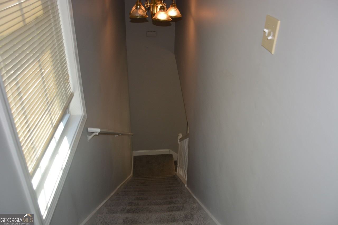 910 Mcdaniel St Sw - Photo 4 of 14