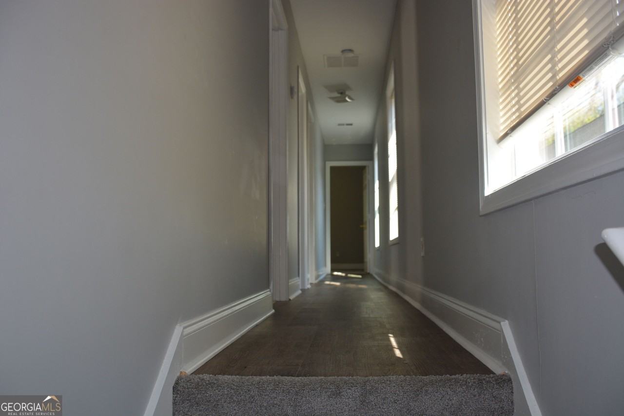 910 Mcdaniel St Sw - Photo 5 of 14