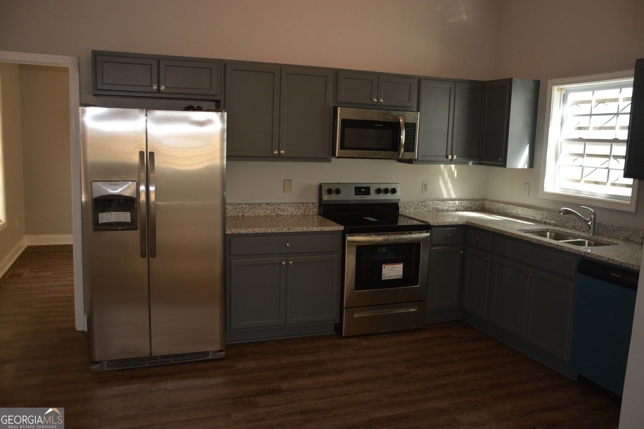 910 Mcdaniel St Sw - Photo 7 of 14