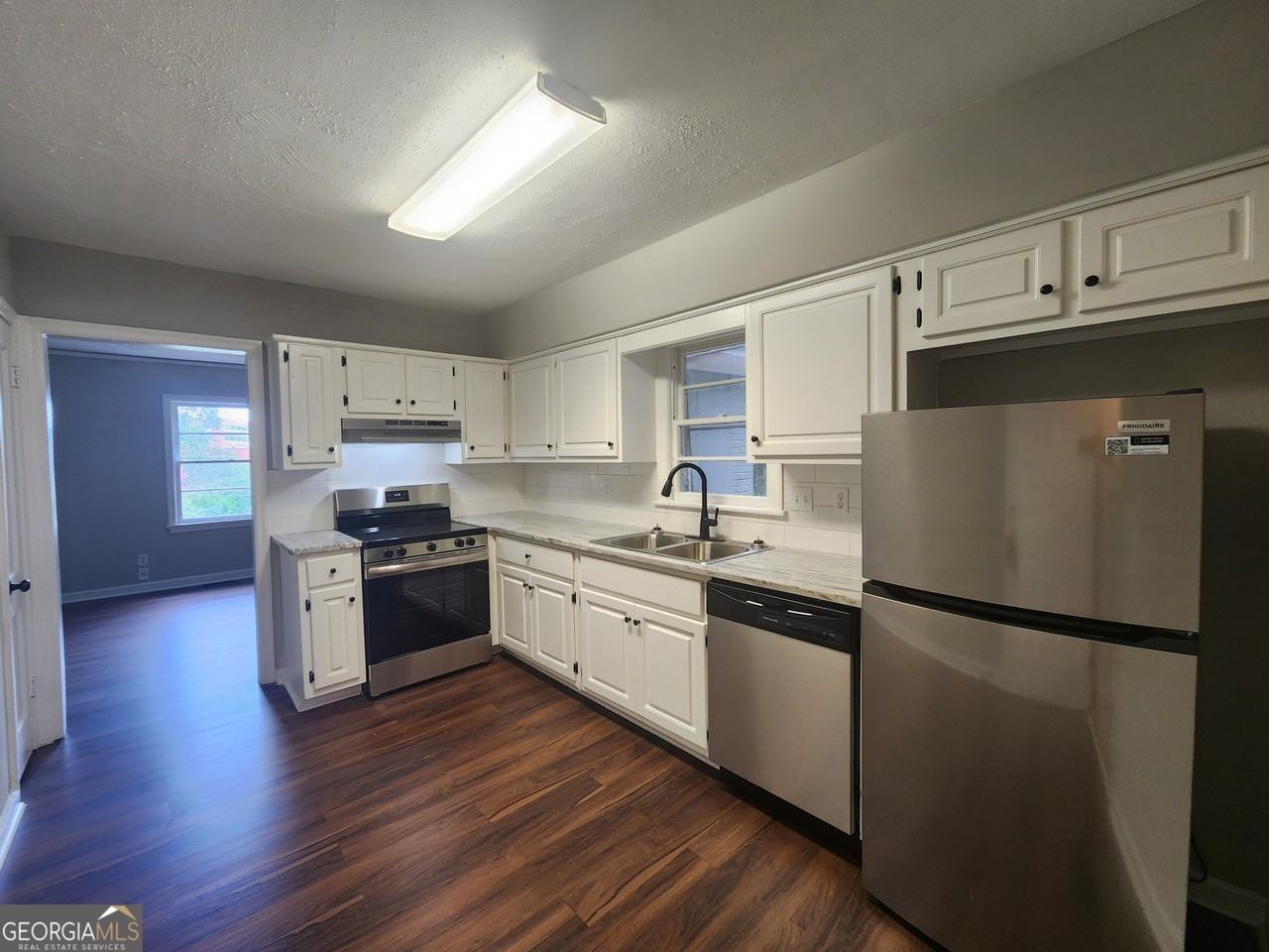 4117 Lake Dr - Photo 5 of 20