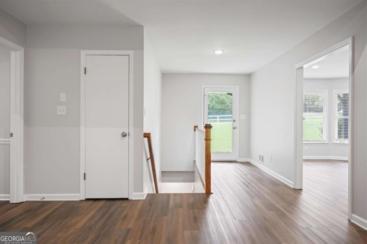 410 Hickory Walk - Photo 3 of 26