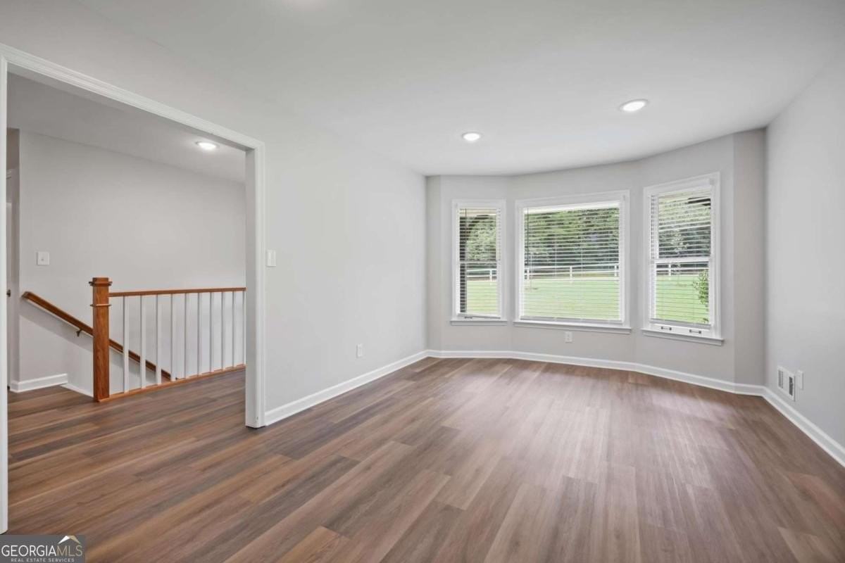 410 Hickory Walk - Photo 5 of 26