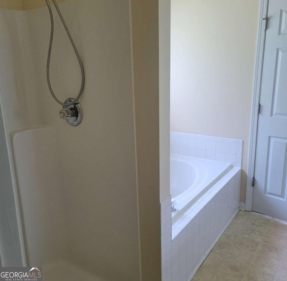5774 Colonnade Dr - Photo 6 of 9