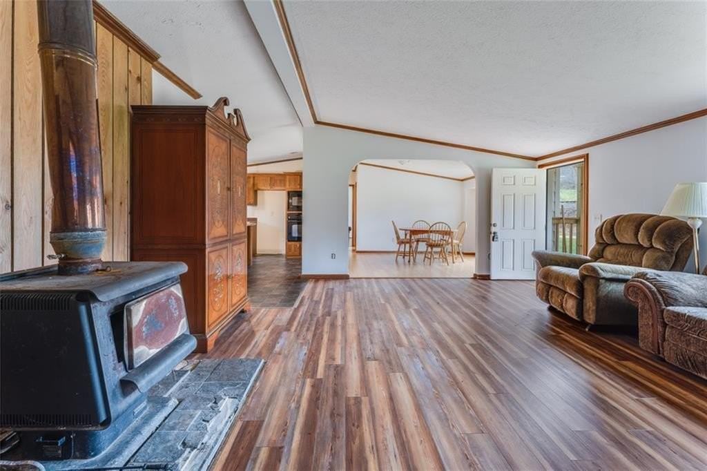 113 Anthony Rd - Photo 4 of 17
