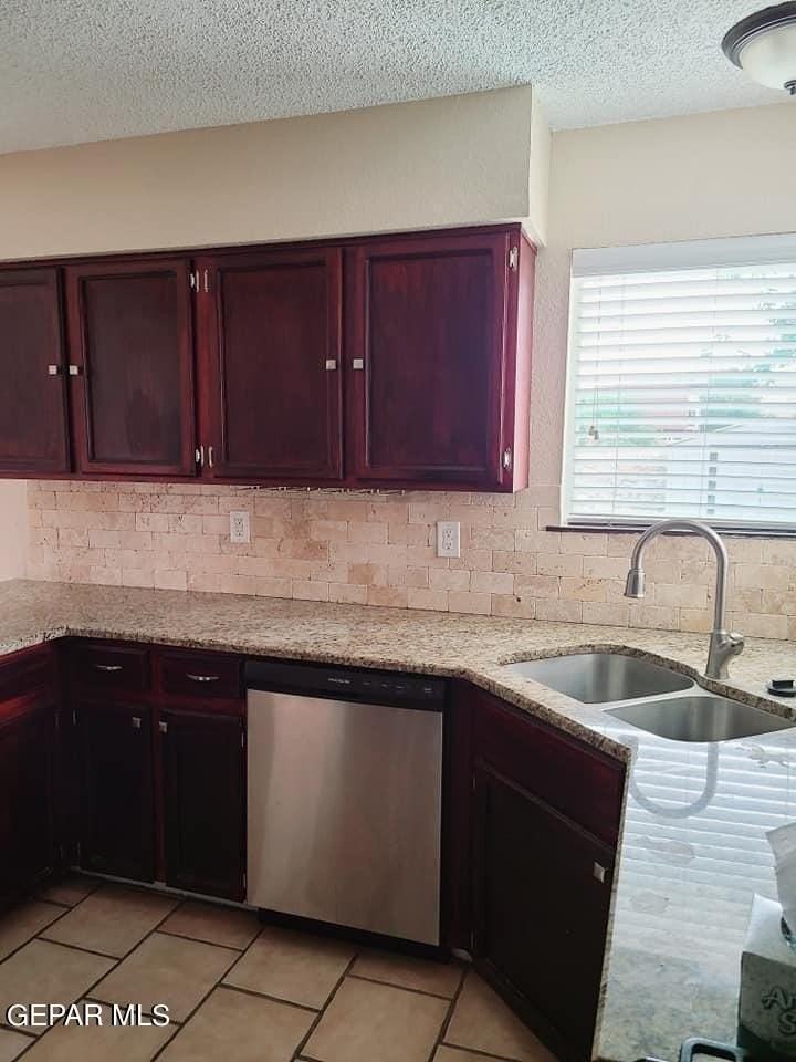 765 Colchester Dr - Photo 6 of 20