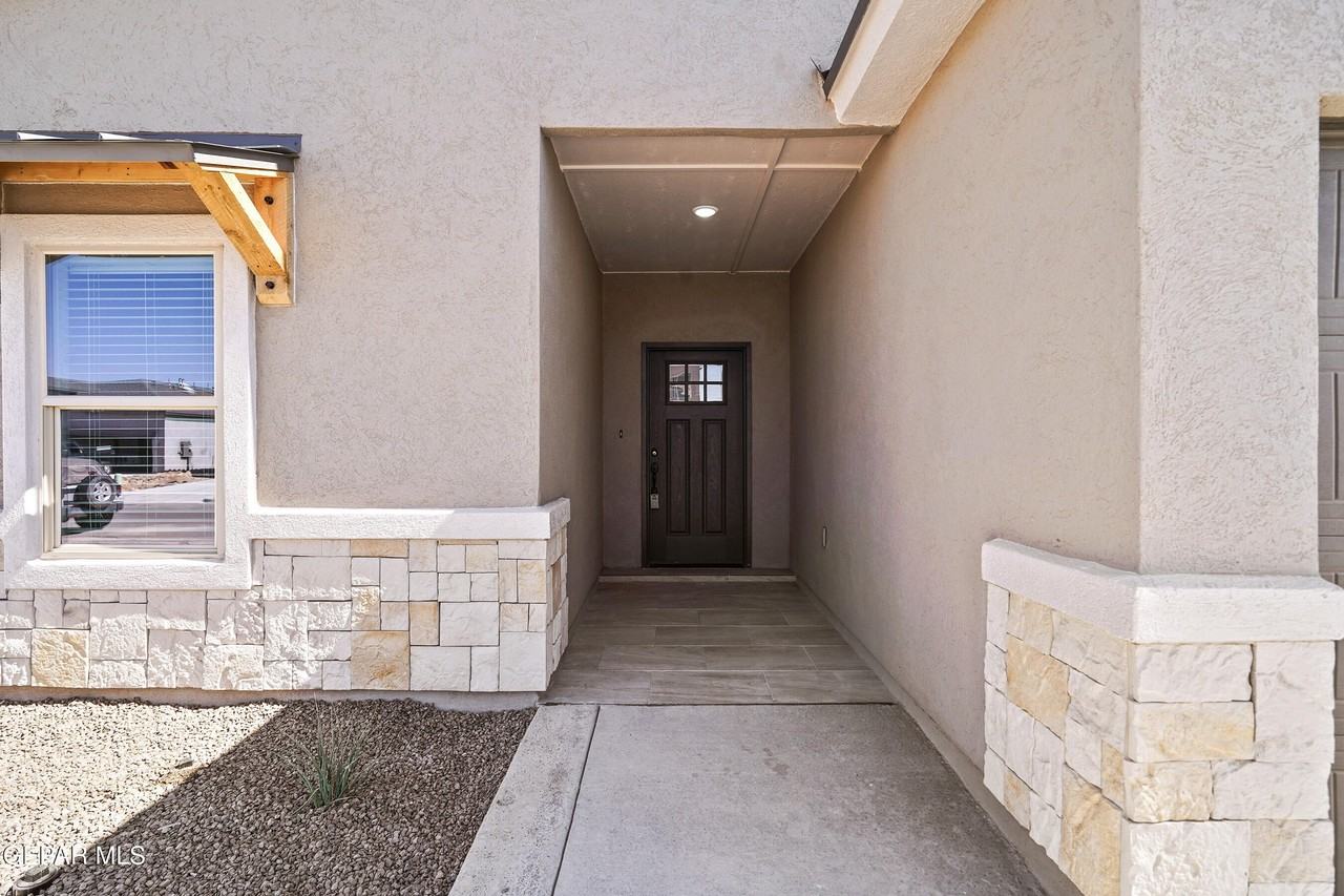 15153 Ambition Ave - Photo 5 of 43
