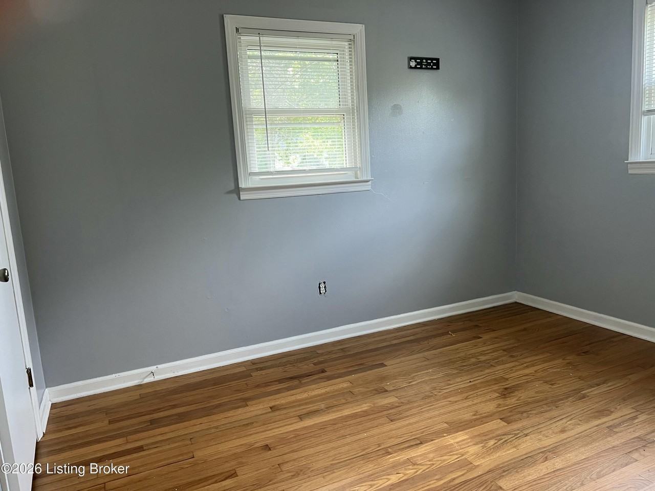 616 Clairview Dr - Photo 6 of 10