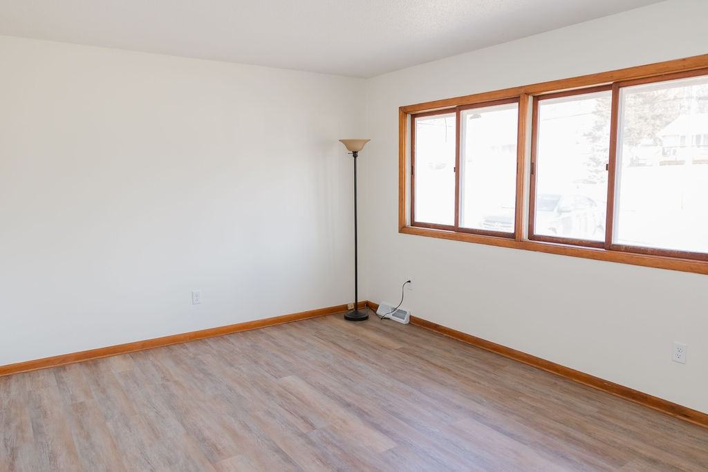 419 E Watrous Ave #NA - Photo 2 of 25