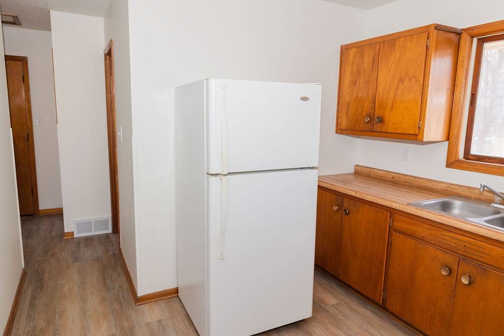 419 E Watrous Ave #NA - Photo 5 of 25