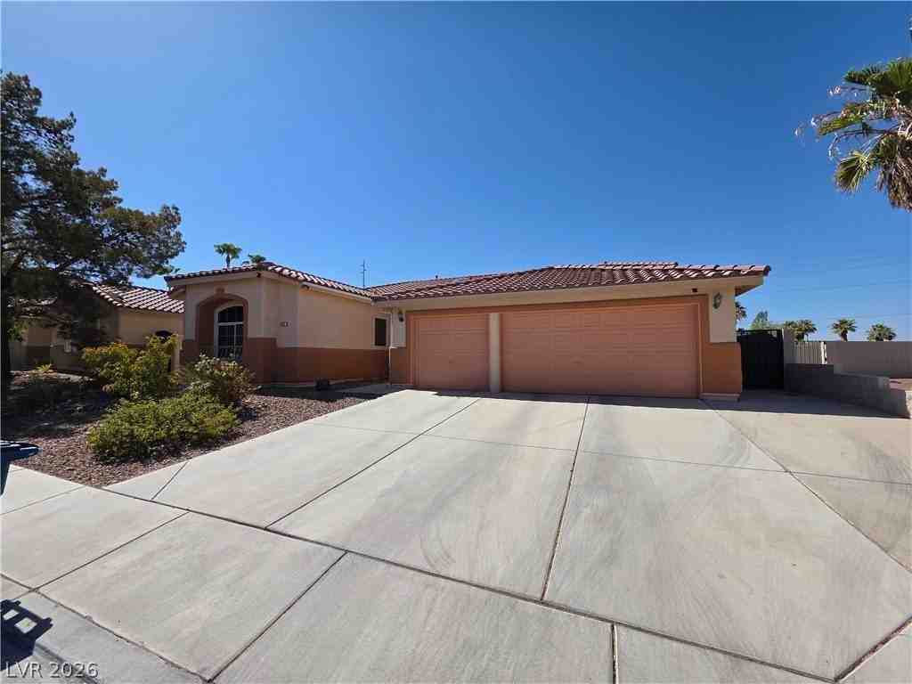 6323 Mahogany Peak Ave - Photo 2 of 50
