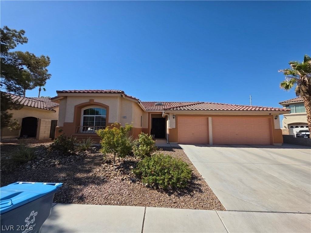 6323 Mahogany Peak Ave - Photo 3 of 50