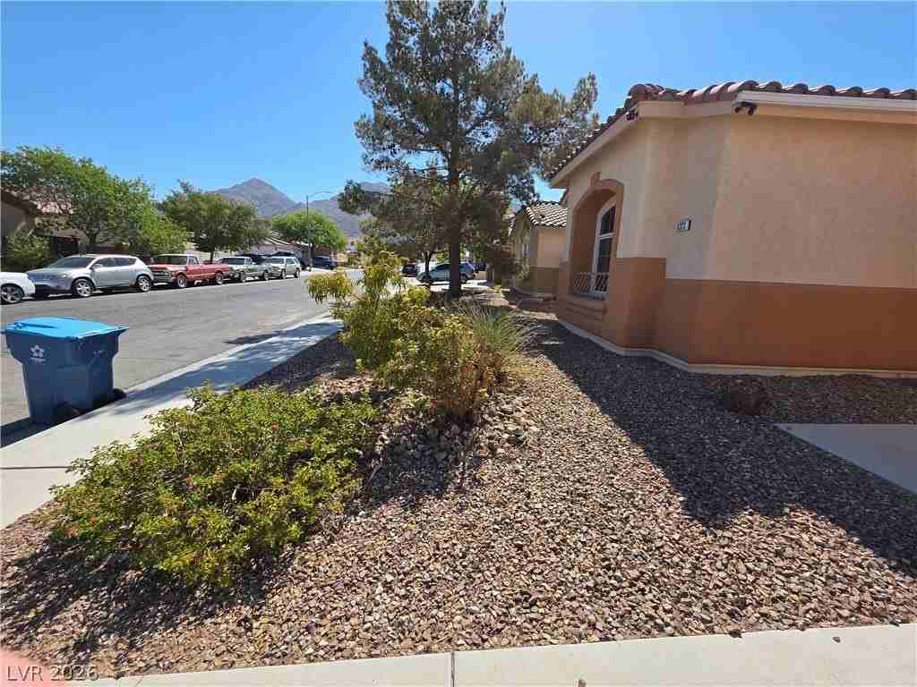 6323 Mahogany Peak Ave - Photo 5 of 50
