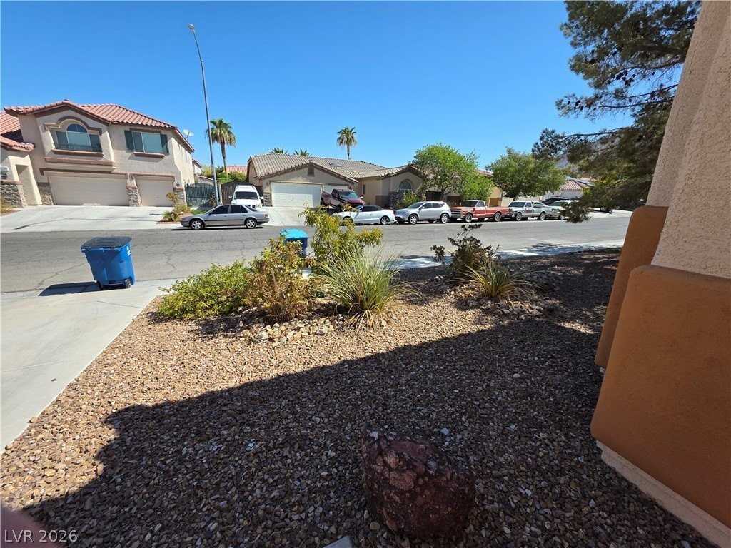 6323 Mahogany Peak Ave - Photo 6 of 50