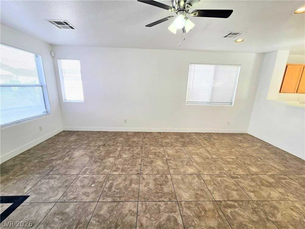 7858 Warwickshire Way - Photo 4 of 37