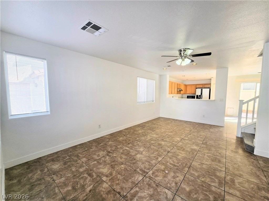7858 Warwickshire Way - Photo 5 of 37