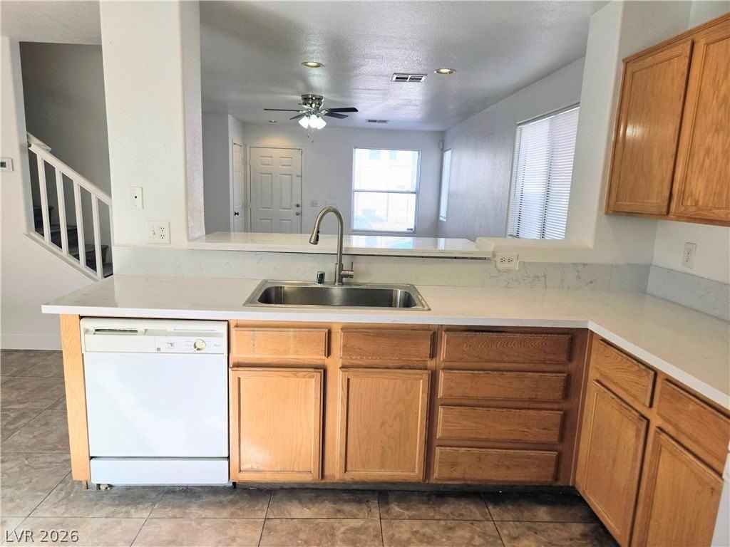 7858 Warwickshire Way - Photo 6 of 37