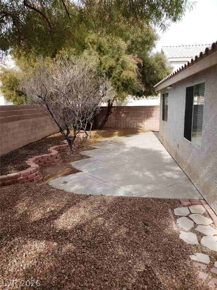 519 Siberia St - Photo 7 of 11