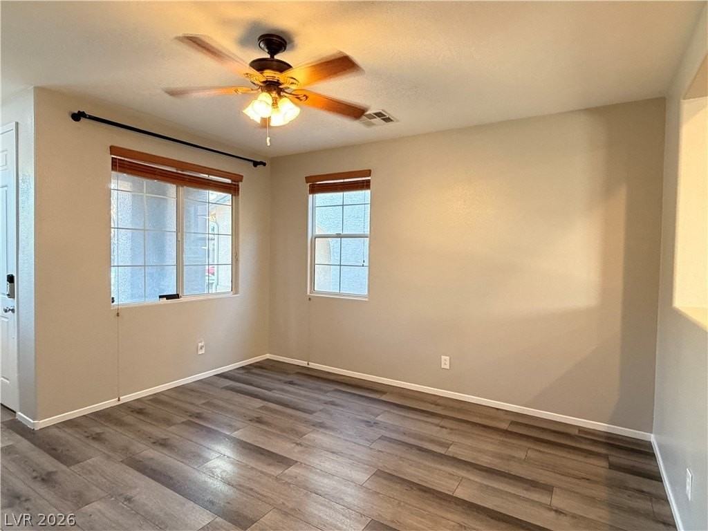 7237 Mineral Park Ave - Photo 4 of 26