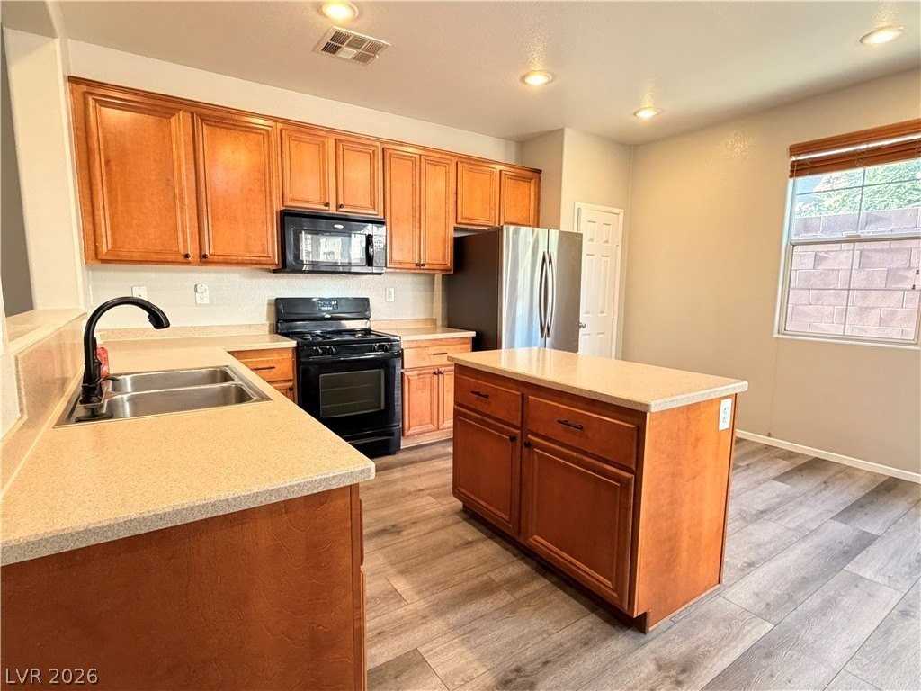 7237 Mineral Park Ave - Photo 5 of 26