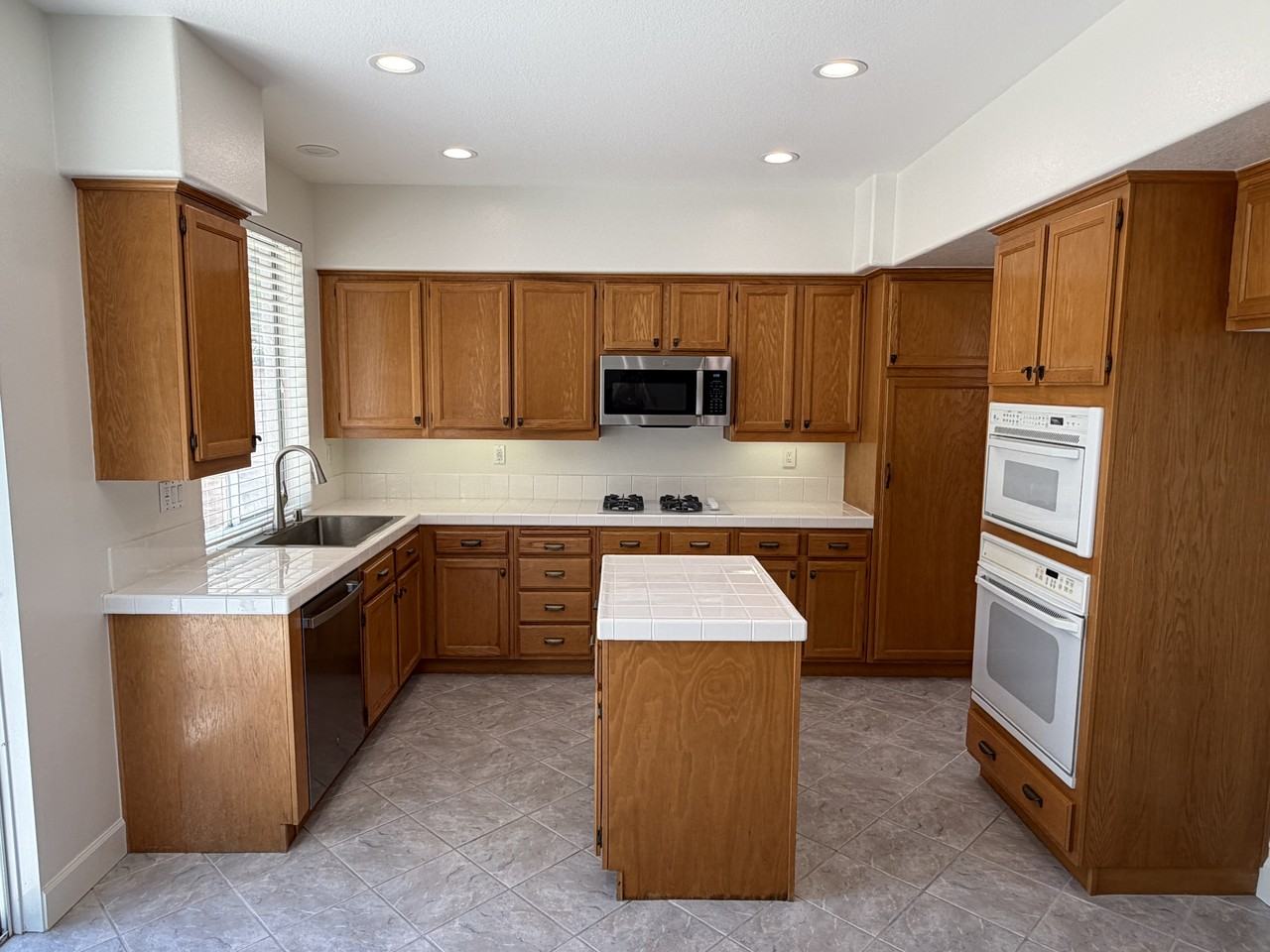 27814 Bloomfield Ct #NA - Photo 5 of 18