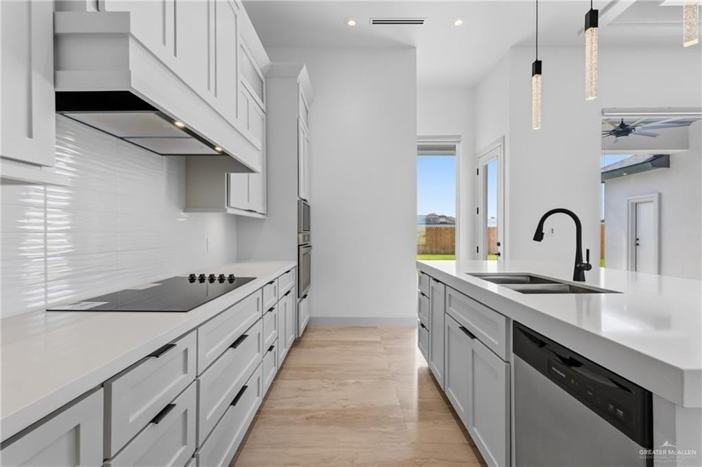 1201 Dolores St - Photo 6 of 24