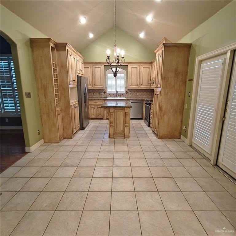 2516 Sequoia Dr - Photo 5 of 23