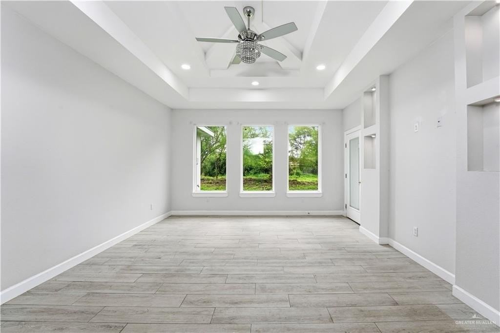1212 Esperanza St - Photo 5 of 17