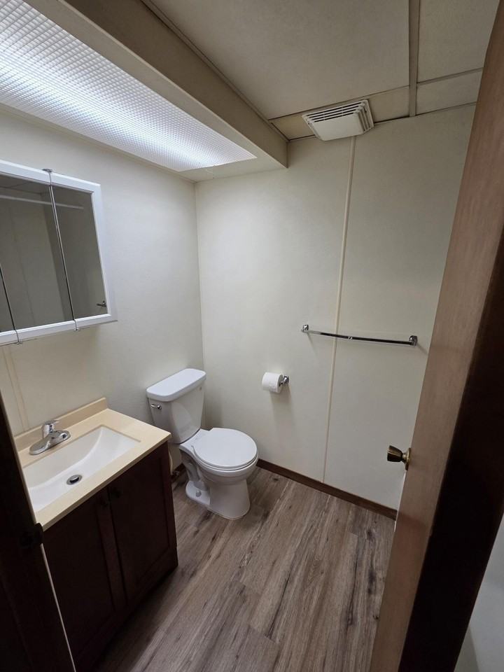 306 W Wilson St #2 - Photo 4 of 8