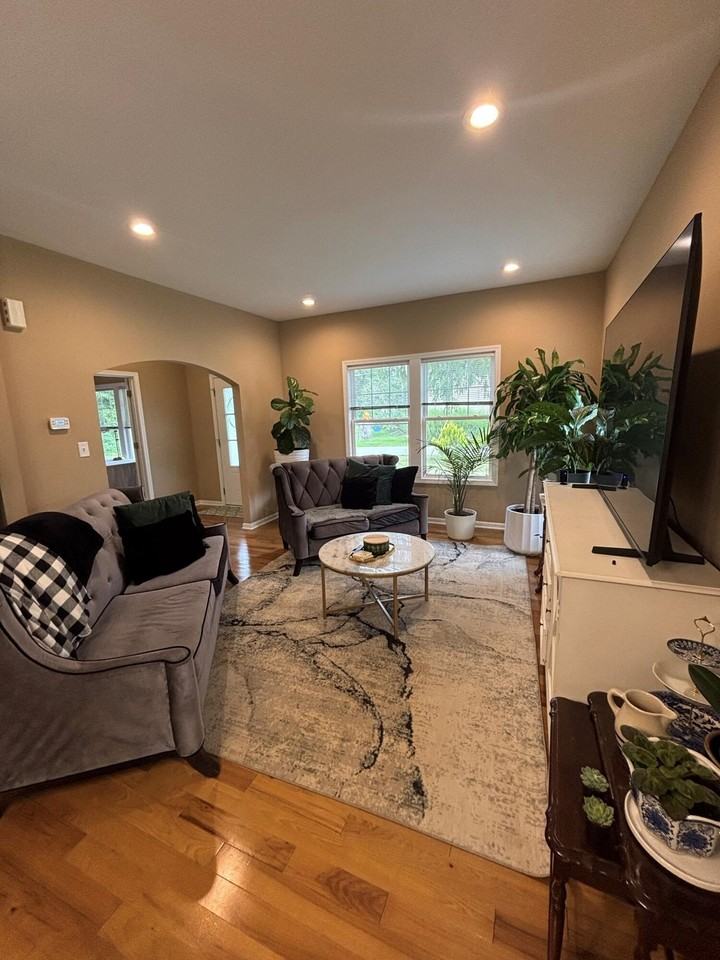 1300 Bobolink Rd - Photo 2 of 18