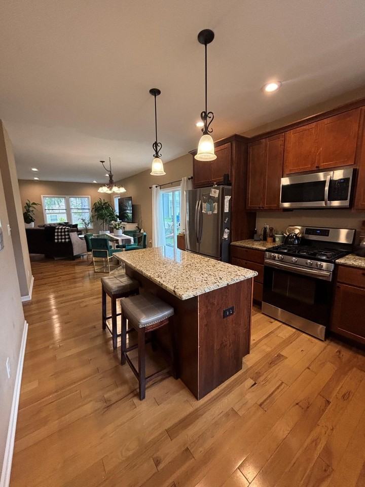 1300 Bobolink Rd - Photo 5 of 18