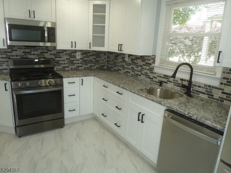 85 E Passaic Ave - Photo 2 of 13