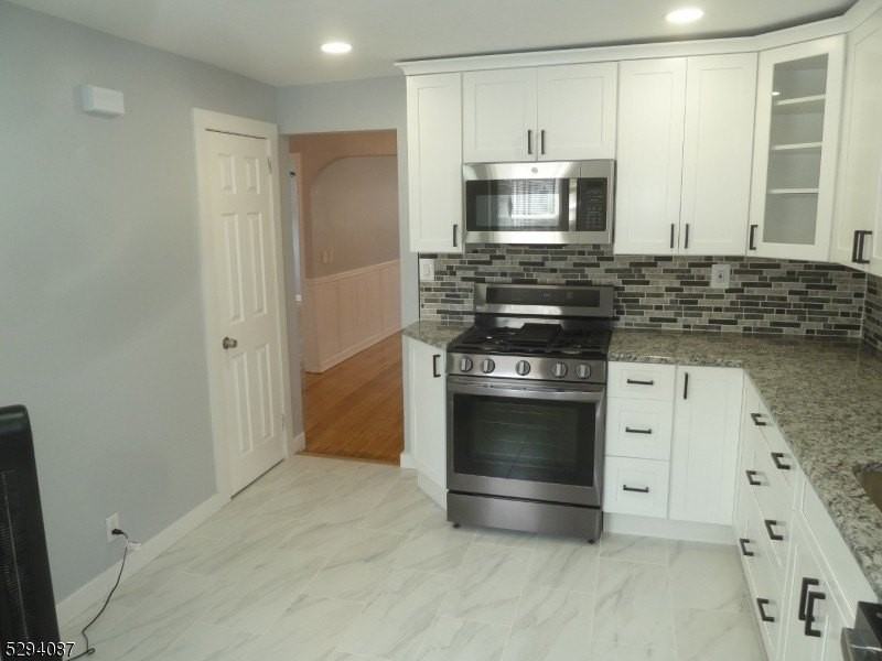 85 E Passaic Ave - Photo 4 of 13
