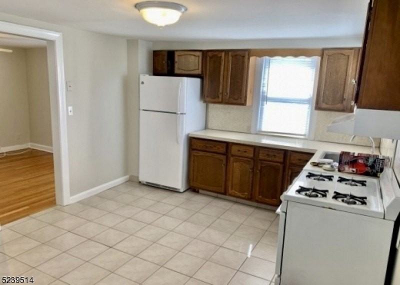 96 Burnet Rd - Photo 6 of 12