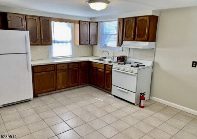 96 Burnet Rd - Photo 7 of 12