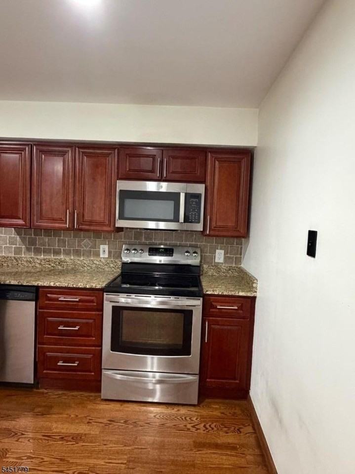 52 Heckel St #102 - Photo 7 of 36