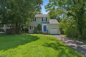 featured image of 32 Locust Ave